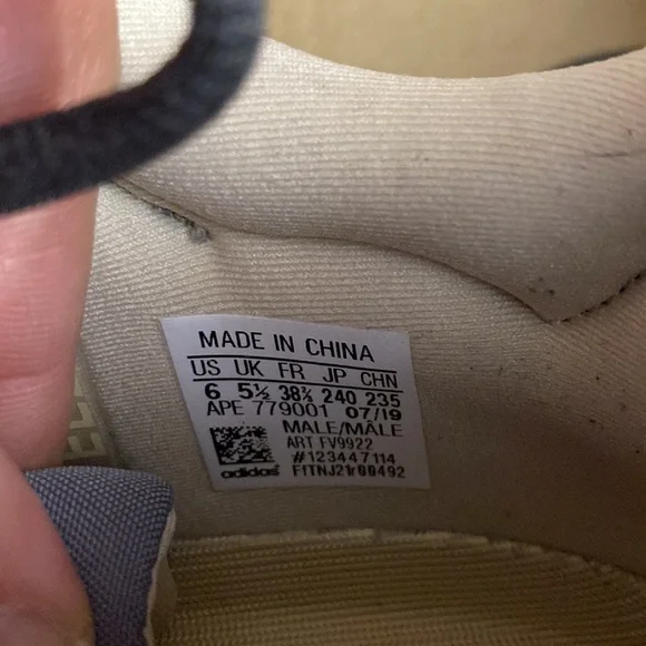 Yeezy 700 size 6 - Picture 6 of 6